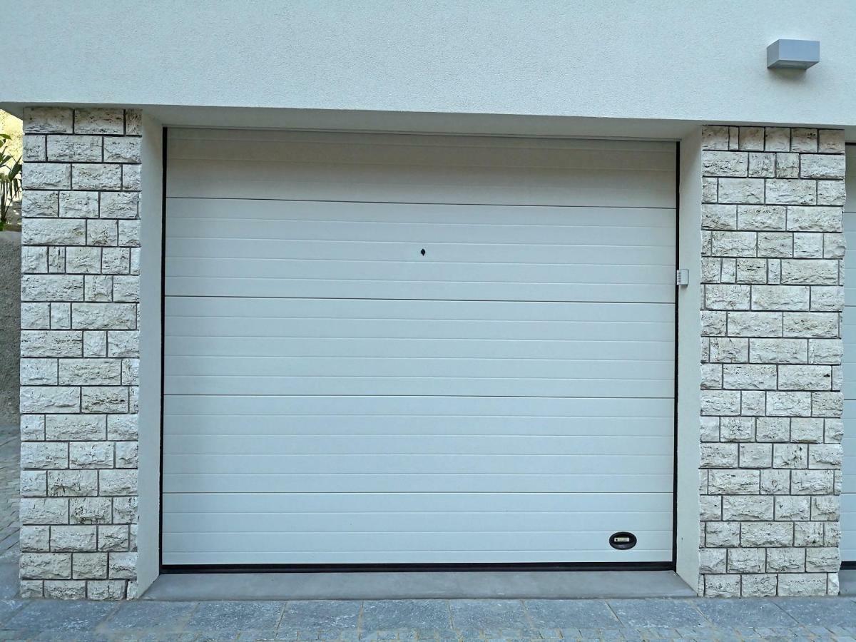 Attico Lussuoso : Letizia Apartment Castro (Lombardy)